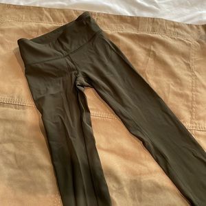Lululemon olive green crop leggings